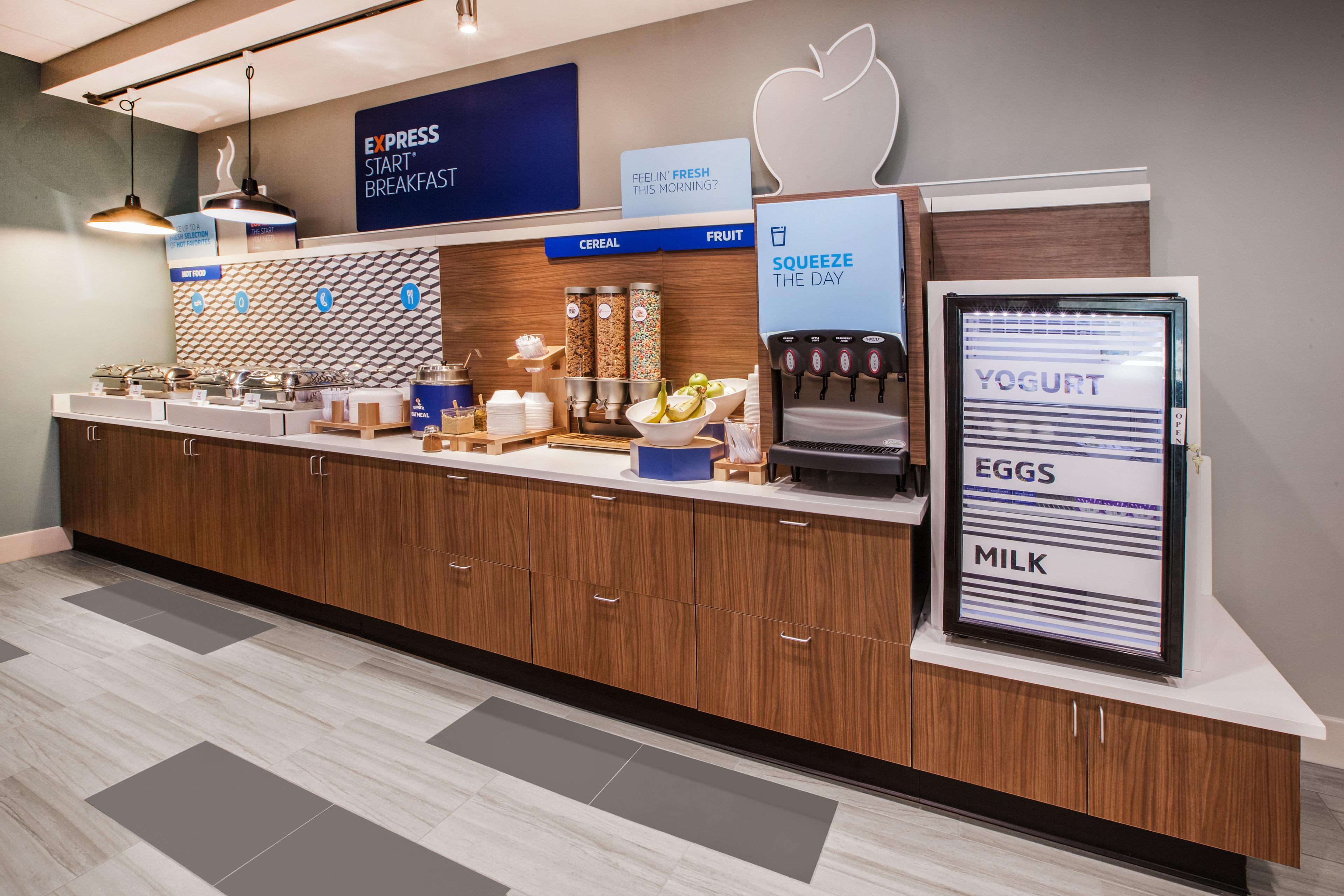 Holiday Inn Express & Suites - Detroit North - Roseville By Ihg Buitenkant foto