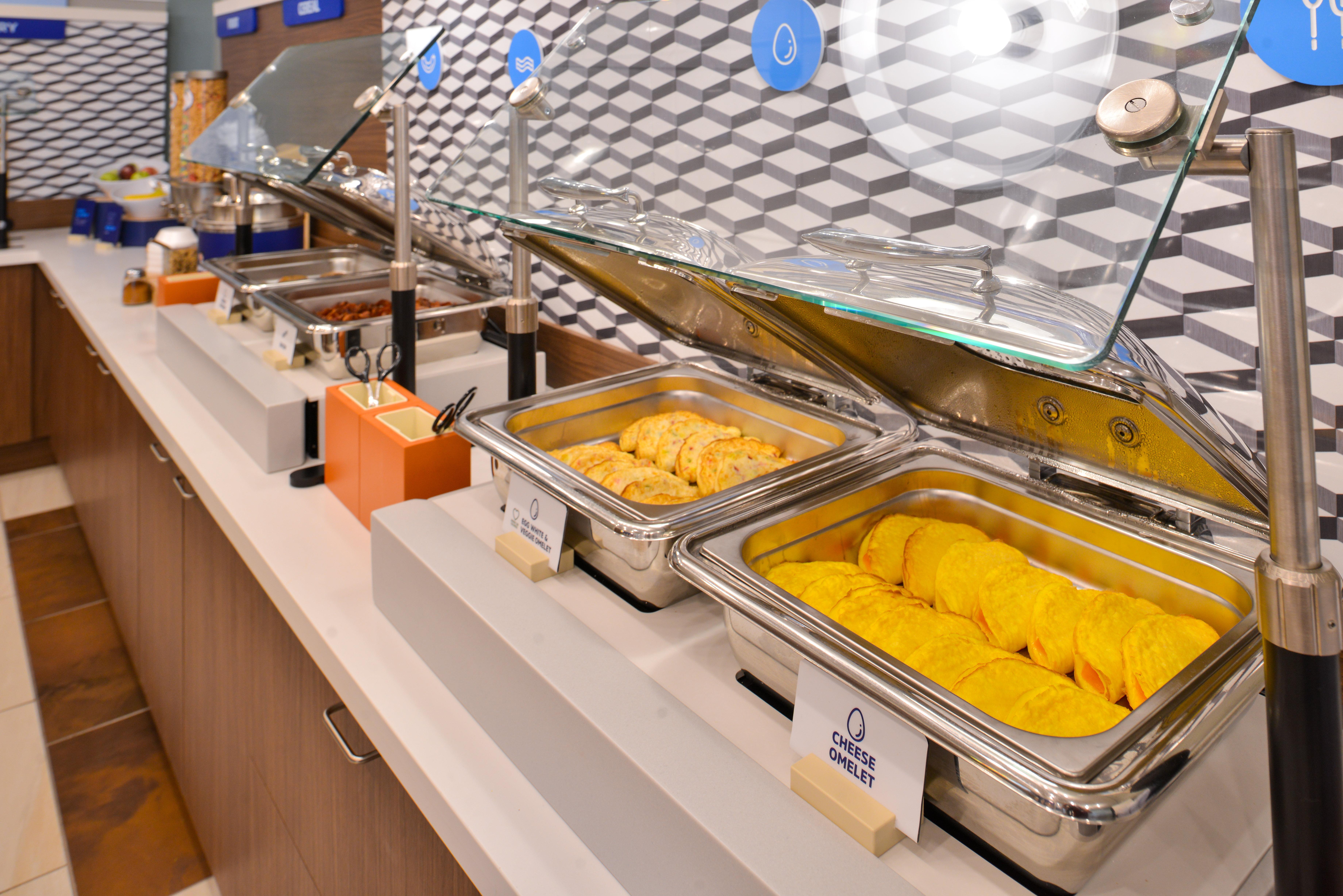Holiday Inn Express & Suites - Detroit North - Roseville By Ihg Buitenkant foto