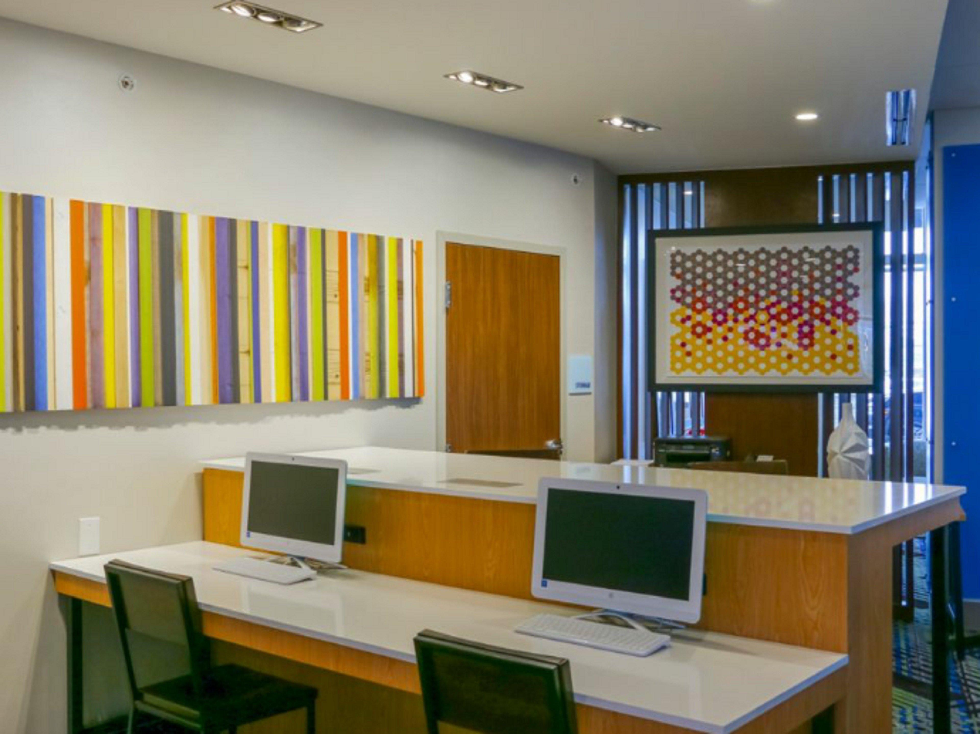 Holiday Inn Express & Suites - Detroit North - Roseville By Ihg Buitenkant foto