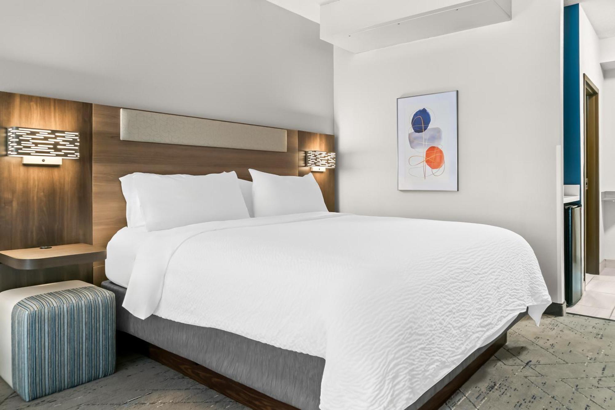 Holiday Inn Express & Suites - Detroit North - Roseville By Ihg Buitenkant foto